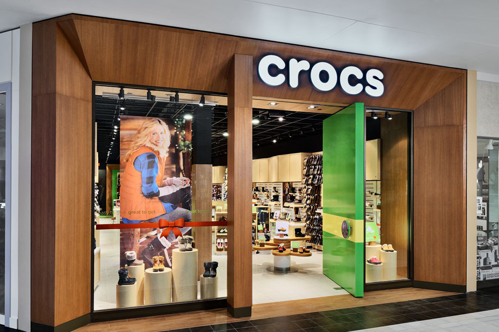 what retail stores sell crocs